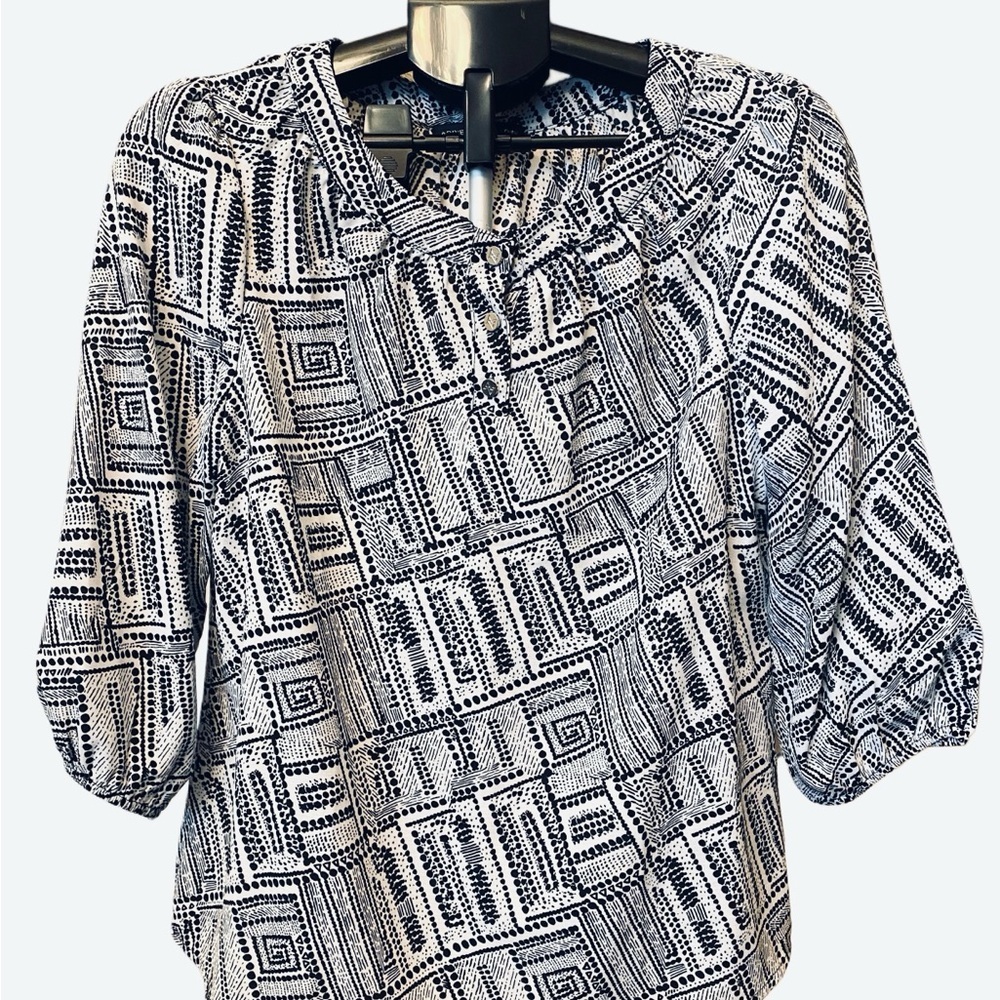 Adrienne Vittadini Geometric Black and White Women's Top